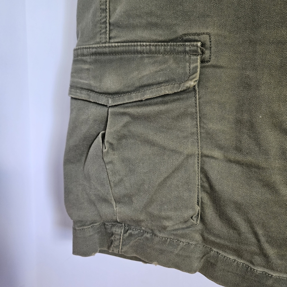 The Lucky Brand Olive Green Cargo Shorts Womens 6/28 - Picture 3 of 14